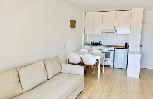 El Roc de Sant Gaieta Apartment | Mediterranean Roda
