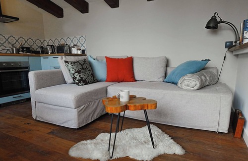 Sant Andreu de Llavaneres Apartment | Mediterranean Sea-View Loft on Estate near Barcelona – nature, pool & wellness