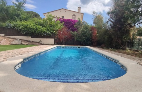 Calonge House | Mediterranean Villa in Costa Brava with Pool, Garden, and Close to Beach