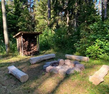 Hiiu House | Meelste puhkemajad Tahkunas- Sõnn ja Lõvi