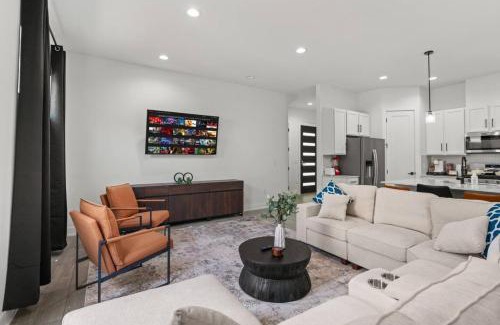 MLK House | Mega Lux Combined Unit - Up to 36 Guests