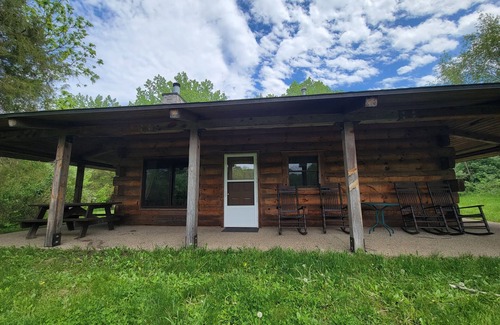 Orange Prairie Cabin | Megan’s Lodge - A Secluded Get-a-way