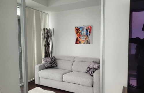 Toronto Entertainment District Apartment | mehri suites