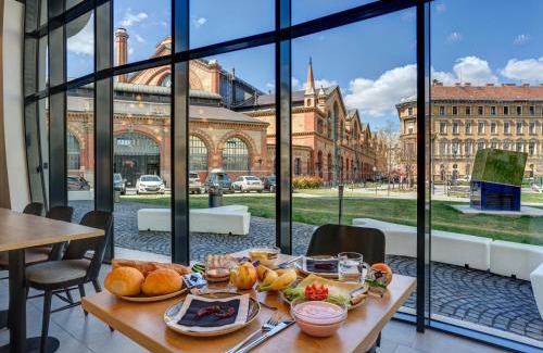 Belso-Ferencvaros Hotel | MEININGER Budapest Great Market Hall