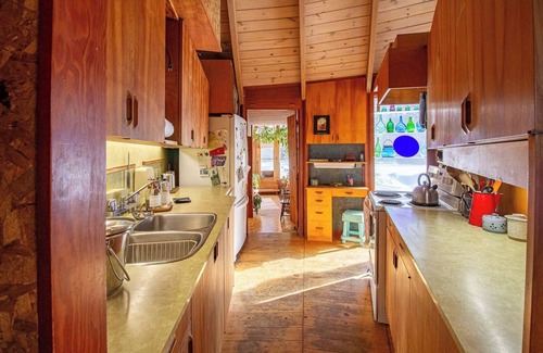 Central Frontenac Cottage | Meisel House - Four Bedroom Cottage, Sleeps 10