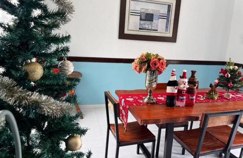 Alor Gajah Villa | Melaka AFamosa Resort D'amour Comfortable and Healing With Theater Projector Private Villa With Garden View Swimming Pool Seasonal Christmas Theme