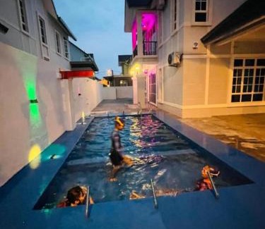 Ayer Panas Villa | Melaka European Luxury Homestay