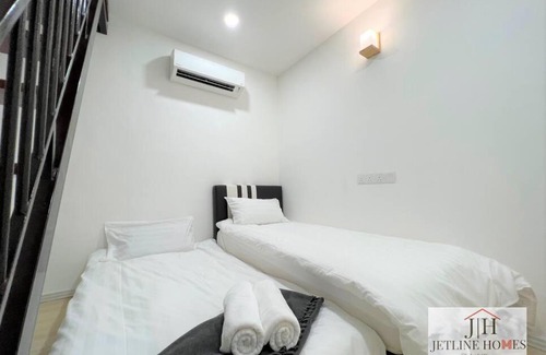 Malacca City House | Melaka {Terraced House}/8Pax/WIFI/City