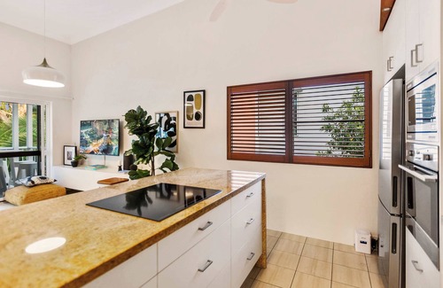 Yorkeys Knob Apartment | Melaleuca Beachfront - Beach, Pool, free parking