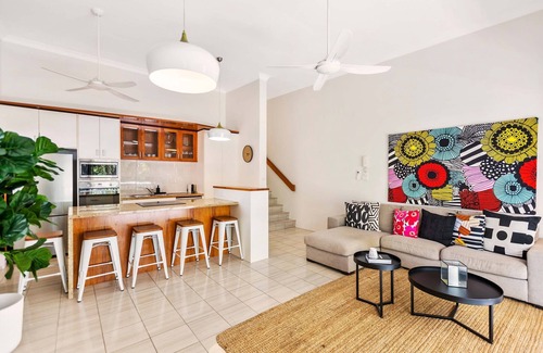 Yorkeys Knob Apartment | Melaleuca Hideaway - Beach Pool Free Parking