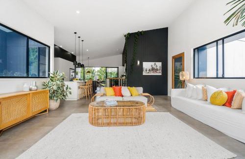 Suffolk Park House | Melaleuca - luxury 4BR retreat with pool