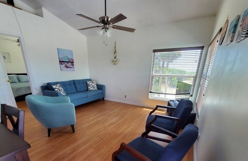 Melbourne Beach House | Melbourne Beach Townhouse on 1.2 acre oceanfront property sleeps 6