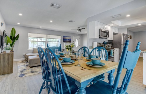 Melbourne House | Melbourne home w/King beds, HEATED Pool, 10 mins to the beach and near USSSA!