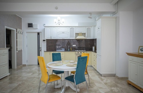 Constanta Apartment | Melia 5 elegant seaside apartment in enchanting Constanța