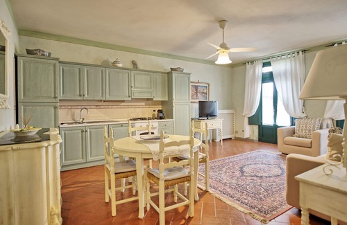 Empoli Apartment | Melissa - Apartment with swimming pool