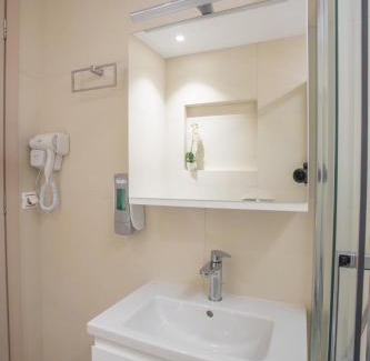 Vassiliki House | Melissa Zoe House
