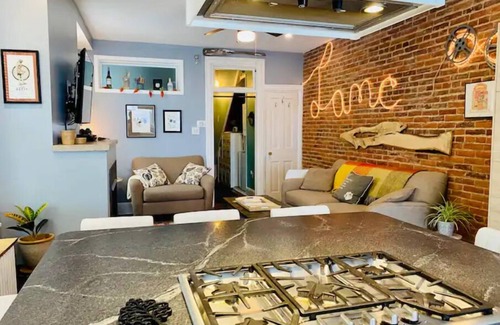 Lancaster Apartment | Mellow Yellow in Lanc City
