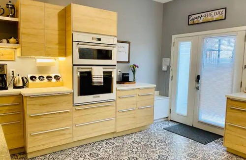 Lancaster Apartment | Mellow Yellow in Lanc City