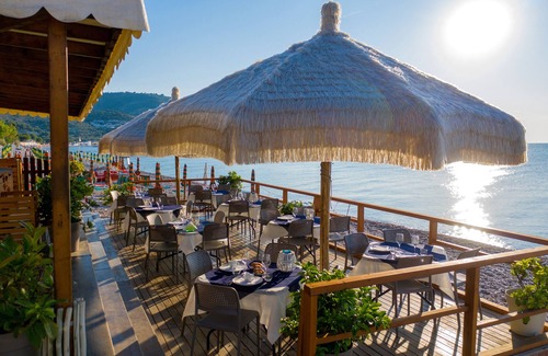 Mattinata House | "melograno" Holiday Home with Swimming Pool and Private Beach