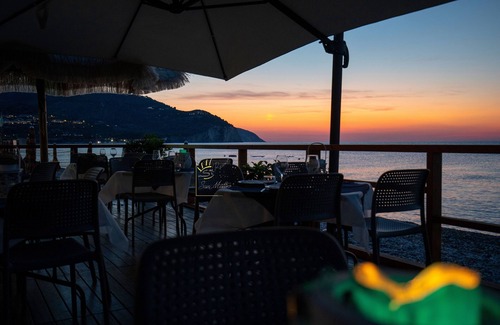 Mattinata House | "melograno" Holiday Home with Swimming Pool and Private Beach