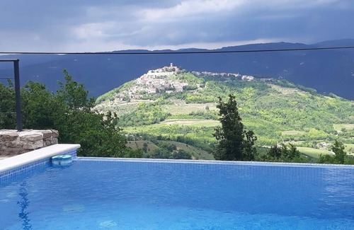 Motovun Villa | Meloni - Best lookout house