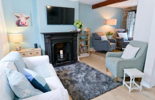 Beaumaris House | Melvin Cottage