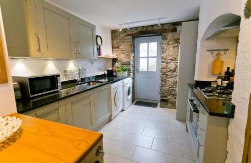 Beaumaris House | Melvin Cottage