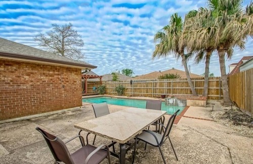 Kenner House | Memorable 4 Bedroom luxurious house.