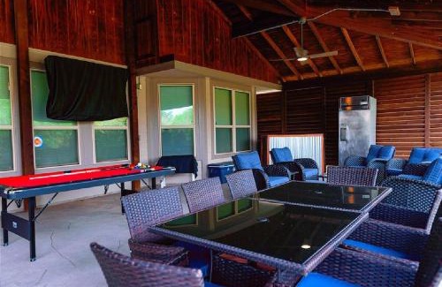 Lockhill Estates House | Memorable Vacations 5 stars- 5 min from airport