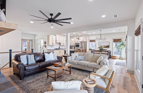 Alexander City House | MemoRays Made on Martin, MemoRays Made on Martin- 5BR Lake Front Home- Sleeps 12