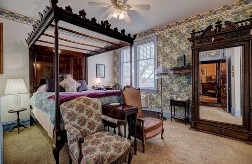 Midtown Bed & Breakfast | Memory Cove Skylight