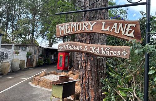 North Tamborine Cabin | Memory Lane Accommodation