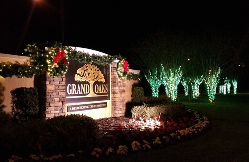 Grand Oaks House | Memory Lane Vacation HomenREDUCED SUMMER RATES! HEATED POOL AND SPA INCLUDED.