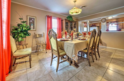 Whitehaven House | Memphis Home w/ Smoker, ~ 2 Miles to Graceland!