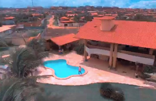Porto das Dunas House | MEMPHIS MANSION 10 SUITES 50 BEDS NEXT TO BEACH PARK