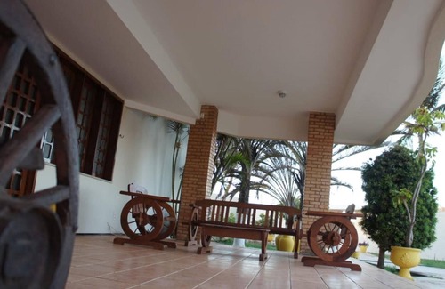 Porto das Dunas House | MEMPHIS MANSION 10 SUITES 50 BEDS NEXT TO BEACH PARK