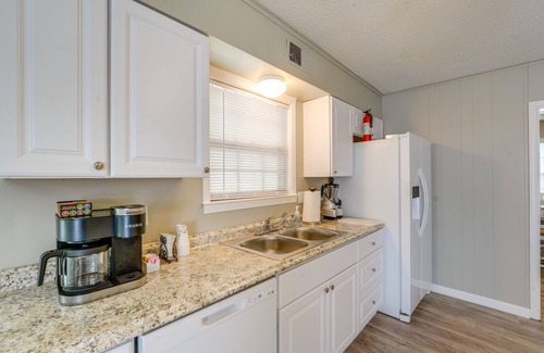 Whitehaven House | Memphis Vacation Rental - Walk to Graceland!