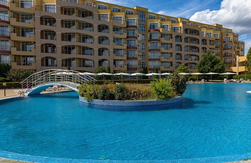 Aheloy Apartment | MENADA * Aheloy Palace * large family studio with sea view