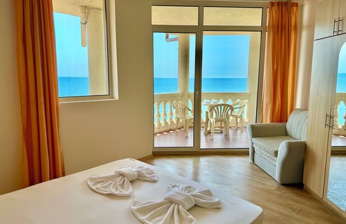 Elenite Hotel | Menada Atrium Apartments