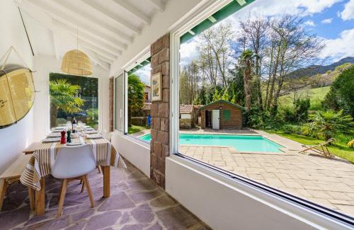 Sare Villa | Mendizola - 5 chambres - Piscine - Vue montagne