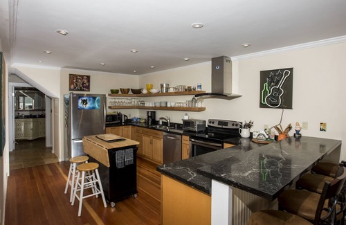 Mendocino Apartment | MENDO VILLAGE LUXURY OCEANFRONT PENTHOUSE, DOG FRIENDLY, VIEWS, WALK EVERYWHERE!