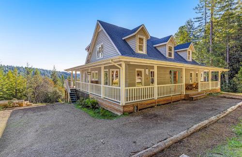 Little River House | Mendocino Redwood Retreat - Vista Home