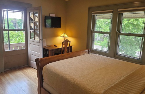 Tenney-Lapham House | Mendota Lake House Inn