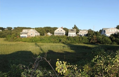 Chilmark Cottage | Menemsha Harbor - Davis House
