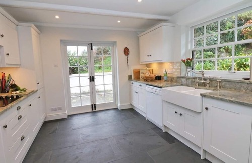 Cadgwith House | MENGARTH, pet friendly, country holiday cottage in Cadgwith