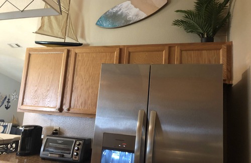 Florida Panhandle House | Mental Health Getaway W/Large Private Backyard & Hot Springs 7-Seater Hot Tub!
