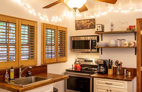 Mentone Cabin | Mentone's favorite Cozy Cabin! In the heart of Mentone: In Town but Far Out