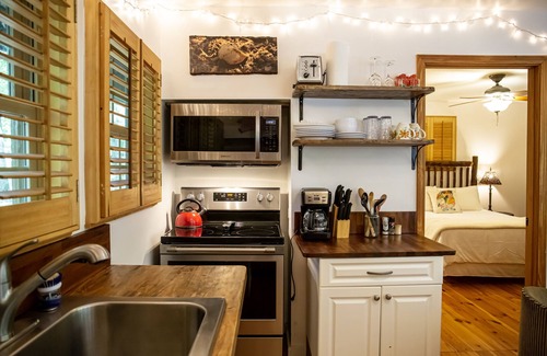 Mentone Cabin | Mentone's favorite Cozy Cabin! In the heart of Mentone: In Town but Far Out
