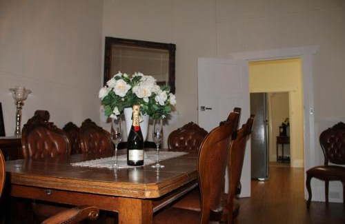 West Wyalong Bed & Breakfast | Mentor Chambers Apartment Bed & Breakfast