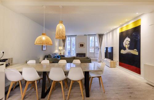 Old Town Apartment | Mercaderes 9 by Clabao